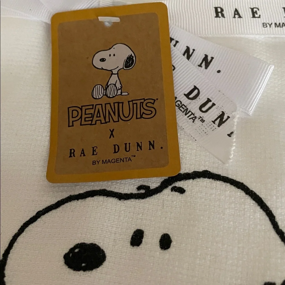 Peanuts x Rae Dunn Easter kitchen towels - Picture 2 of 3